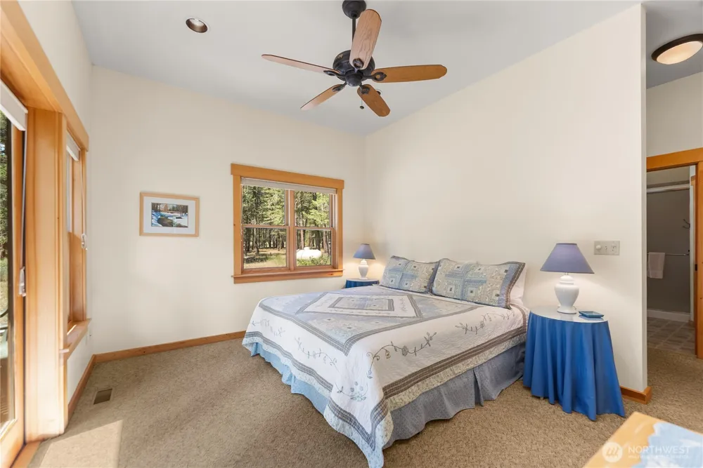 32 Foster Loop Road Winthrop, WA 98862