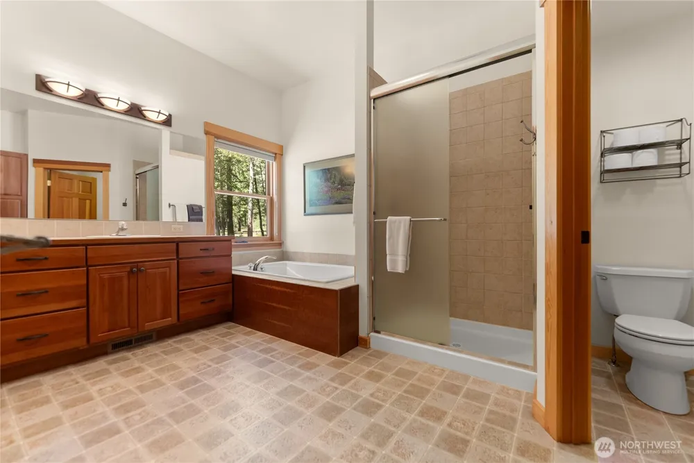 32 Foster Loop Road Winthrop, WA 98862