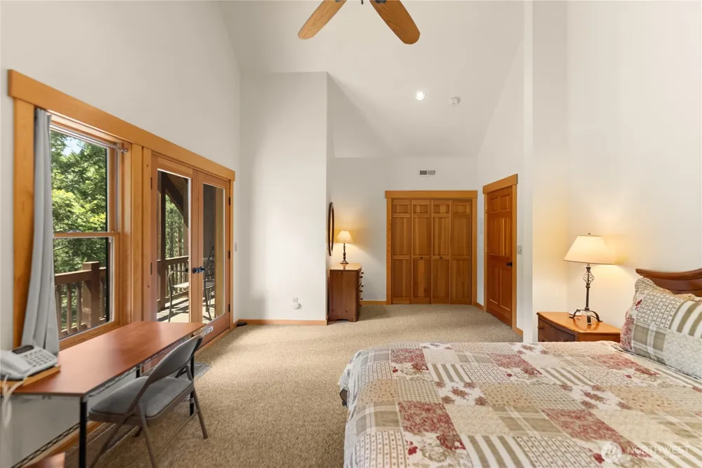 32 Foster Loop Road Winthrop, WA 98862