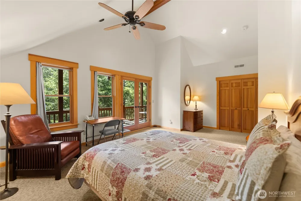 32 Foster Loop Road Winthrop, WA 98862