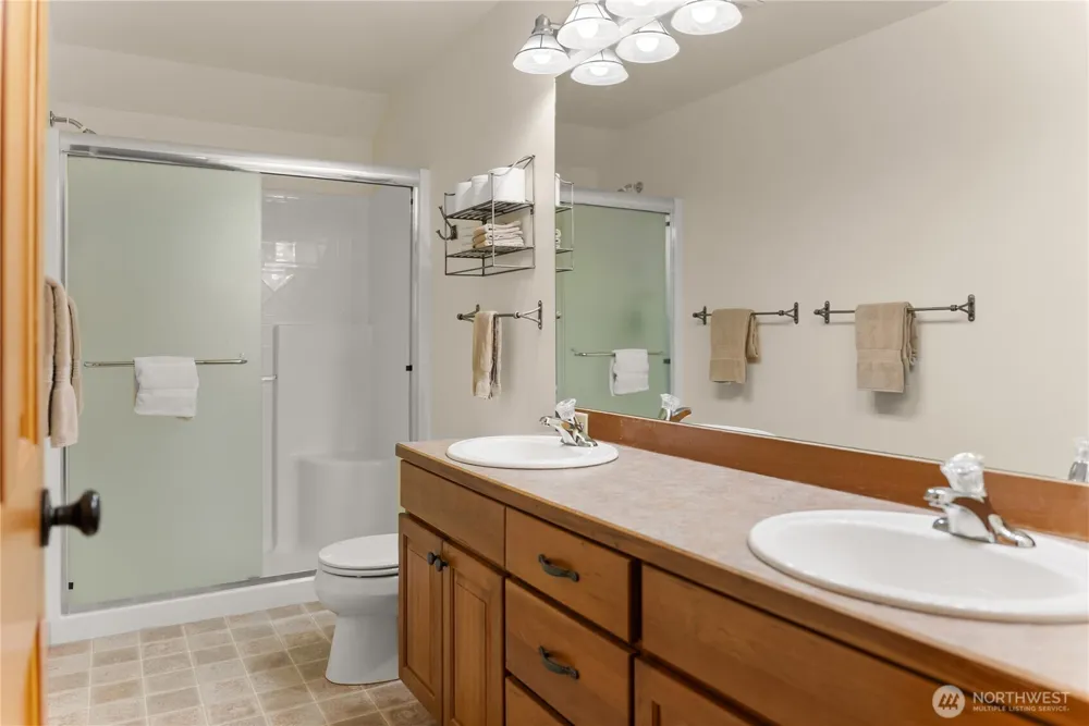 32 Foster Loop Road Winthrop, WA 98862