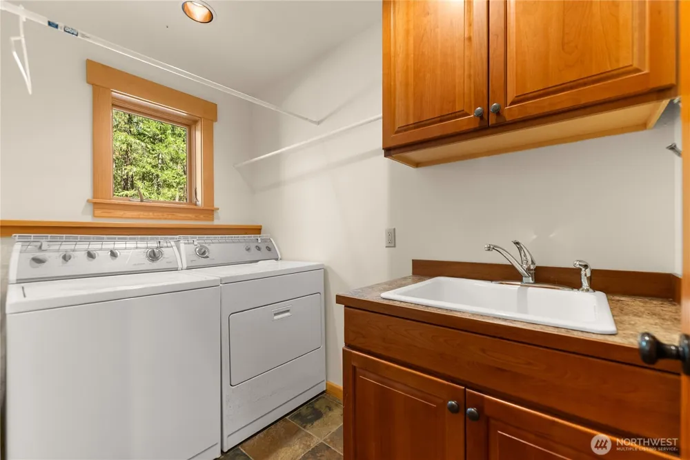 32 Foster Loop Road Winthrop, WA 98862