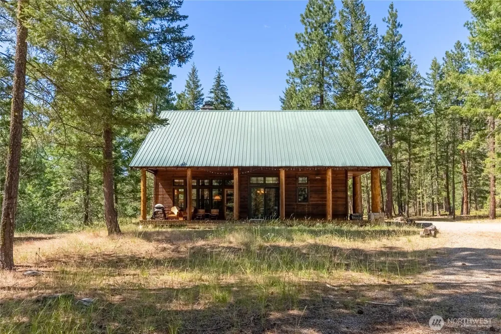 32 Foster Loop Road Winthrop, WA 98862