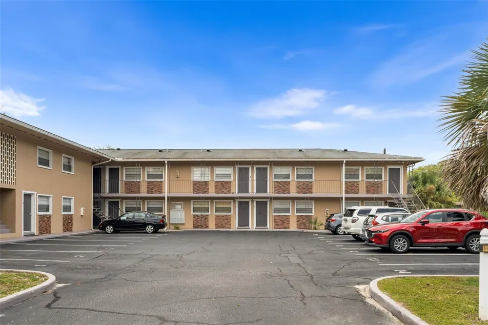 501 NW 15TH AVENUE #11 Gainesville, FL 32601