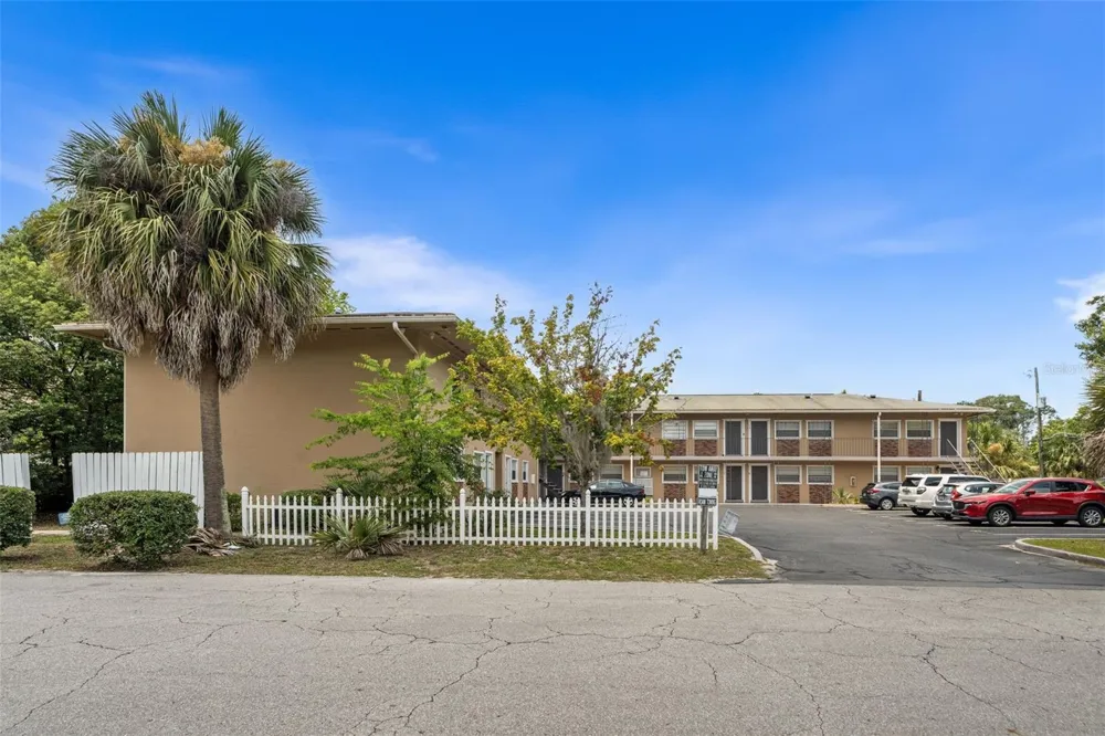501 NW 15TH AVENUE #11 Gainesville, FL 32601