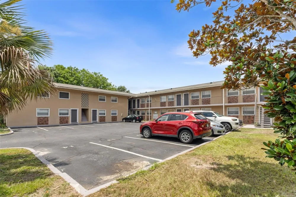 501 NW 15TH AVENUE #11 Gainesville, FL 32601