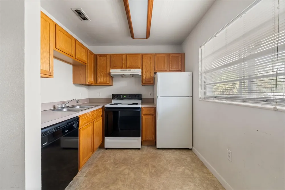 501 NW 15TH AVENUE #11 Gainesville, FL 32601