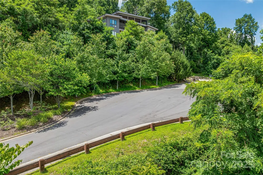 29 Grovepoint Way Asheville, NC 28804