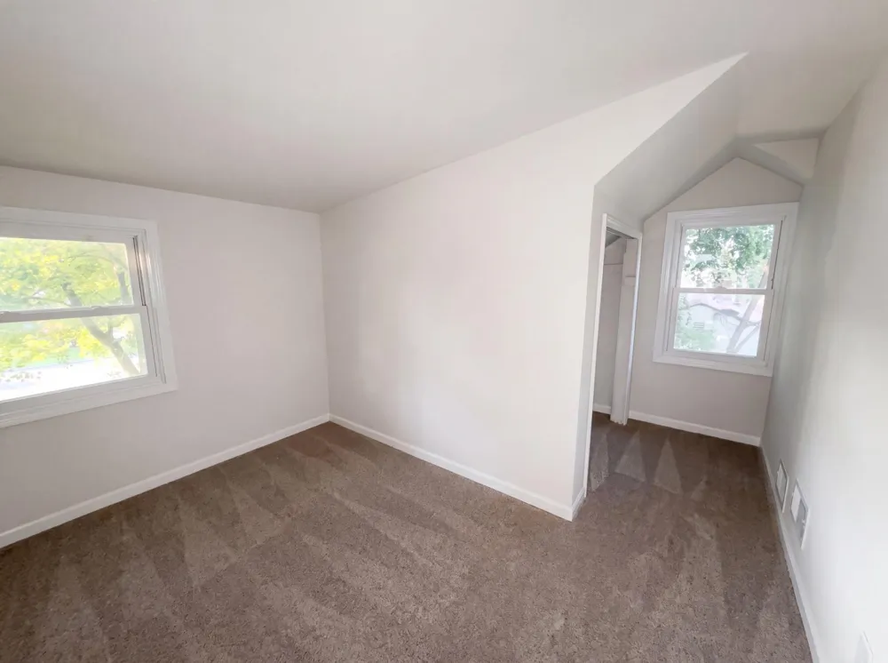 2084 Hillview Road Mounds View, MN 55112