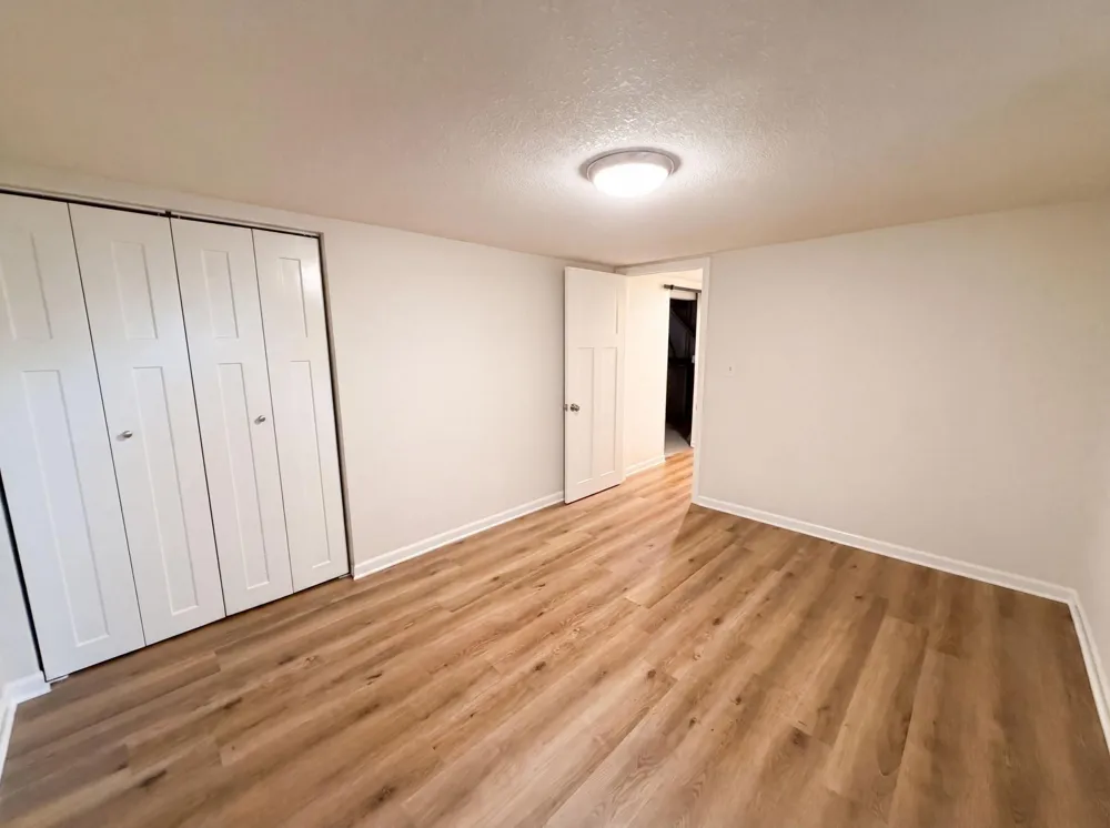2084 Hillview Road Mounds View, MN 55112