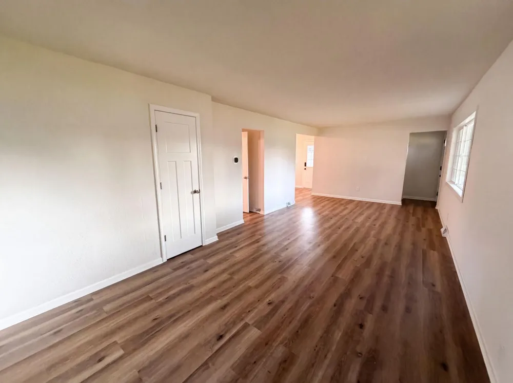 2084 Hillview Road Mounds View, MN 55112