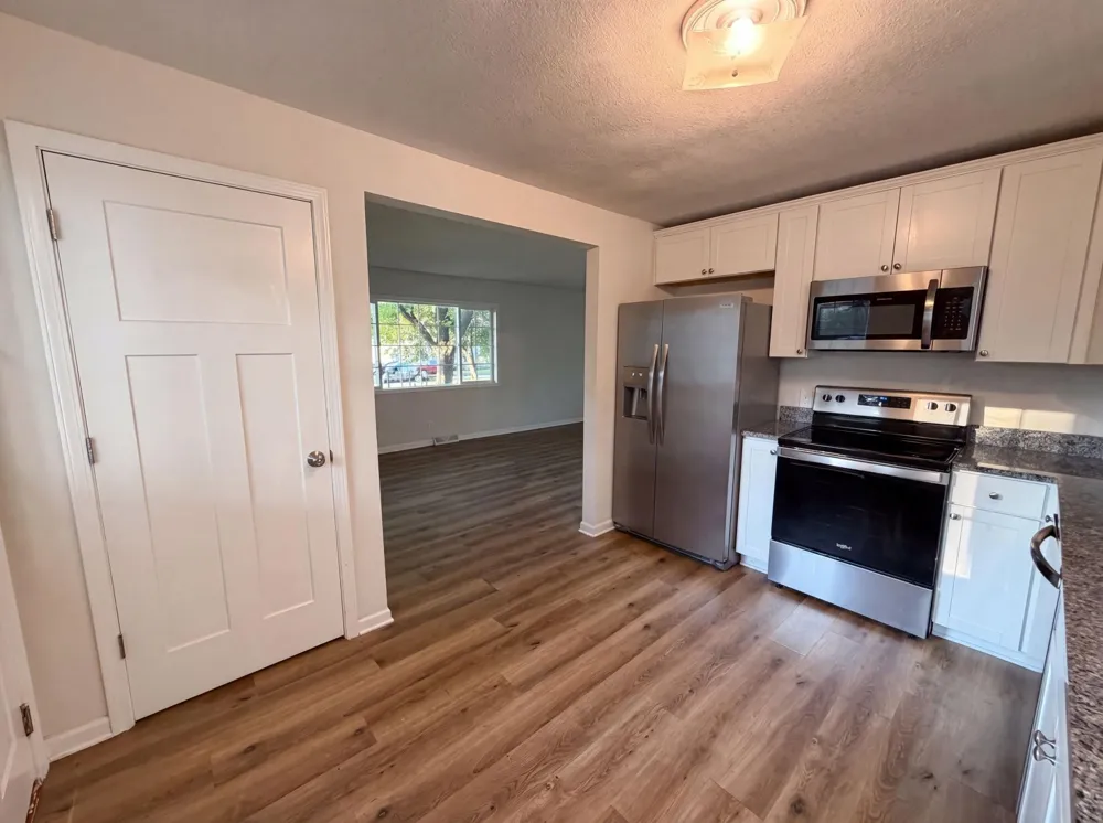 2084 Hillview Road Mounds View, MN 55112