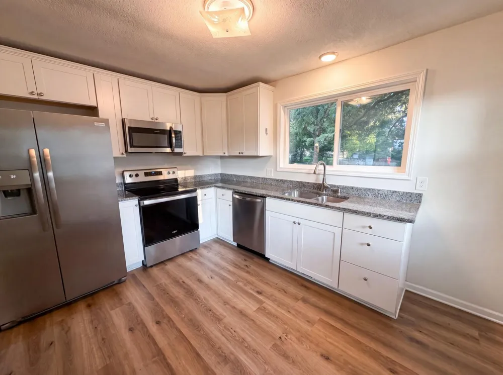 2084 Hillview Road Mounds View, MN 55112