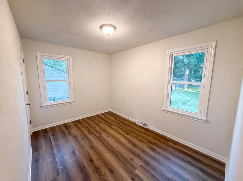 2084 Hillview Road Mounds View, MN 55112