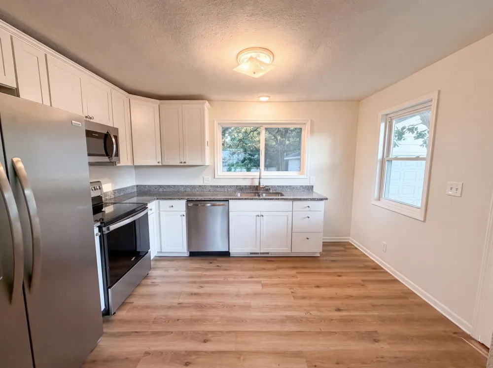 2084 Hillview Road Mounds View, MN 55112