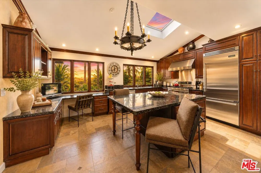1903 Coyote Circle Santa Barbara, CA 93108