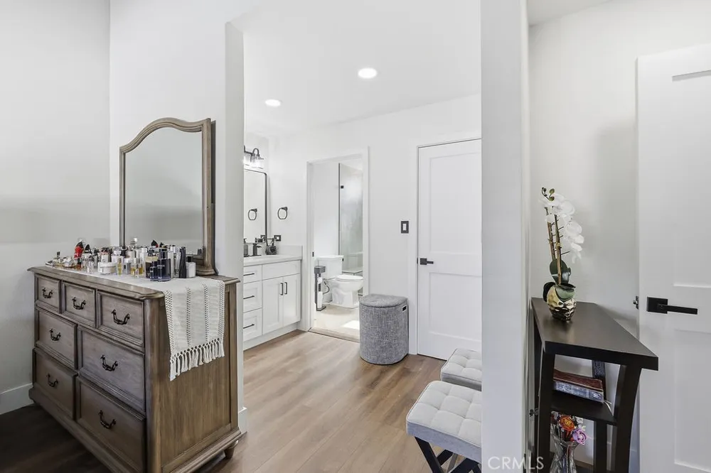 8341 De Soto #15 Canoga Park, CA 91304