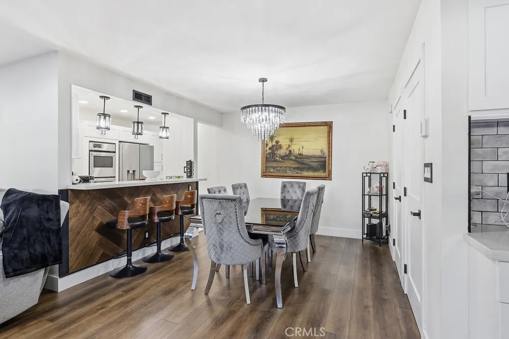 8341 De Soto #15 Canoga Park, CA 91304
