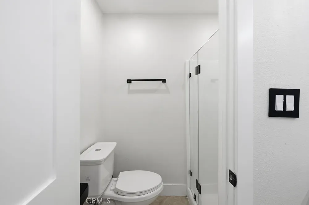 8341 De Soto #15 Canoga Park, CA 91304