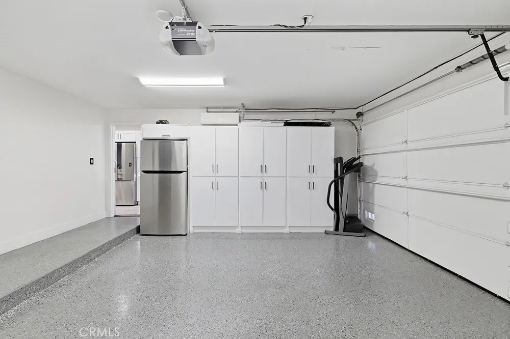 8341 De Soto #15 Canoga Park, CA 91304