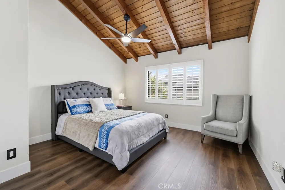 8341 De Soto #15 Canoga Park, CA 91304