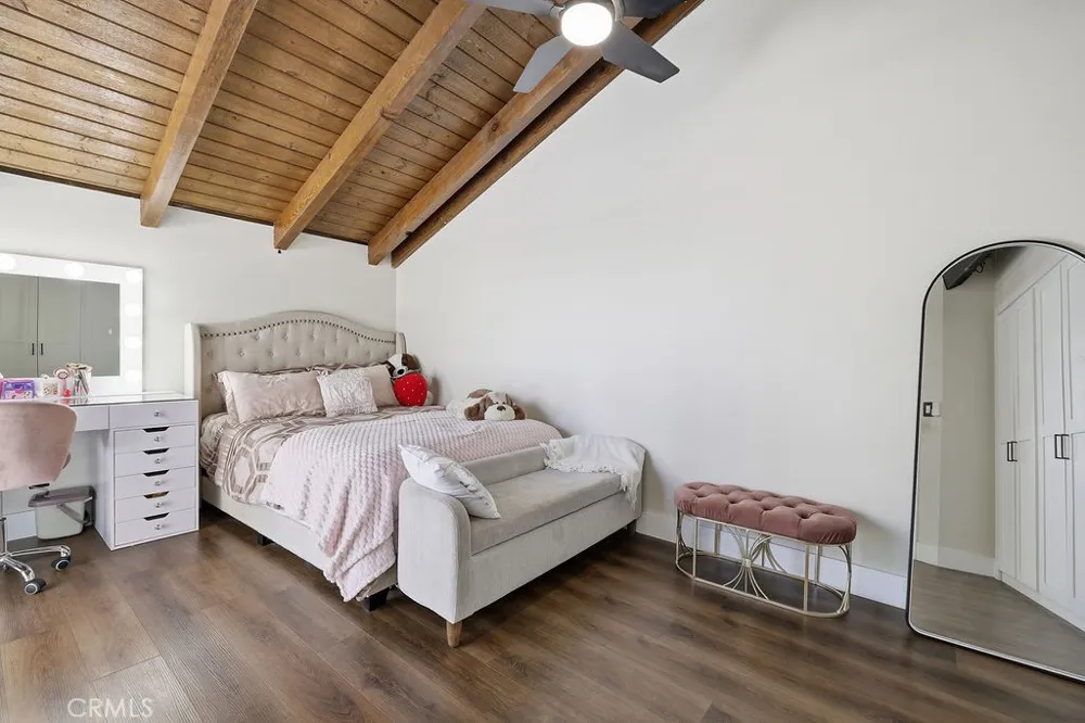 8341 De Soto #15 Canoga Park, CA 91304