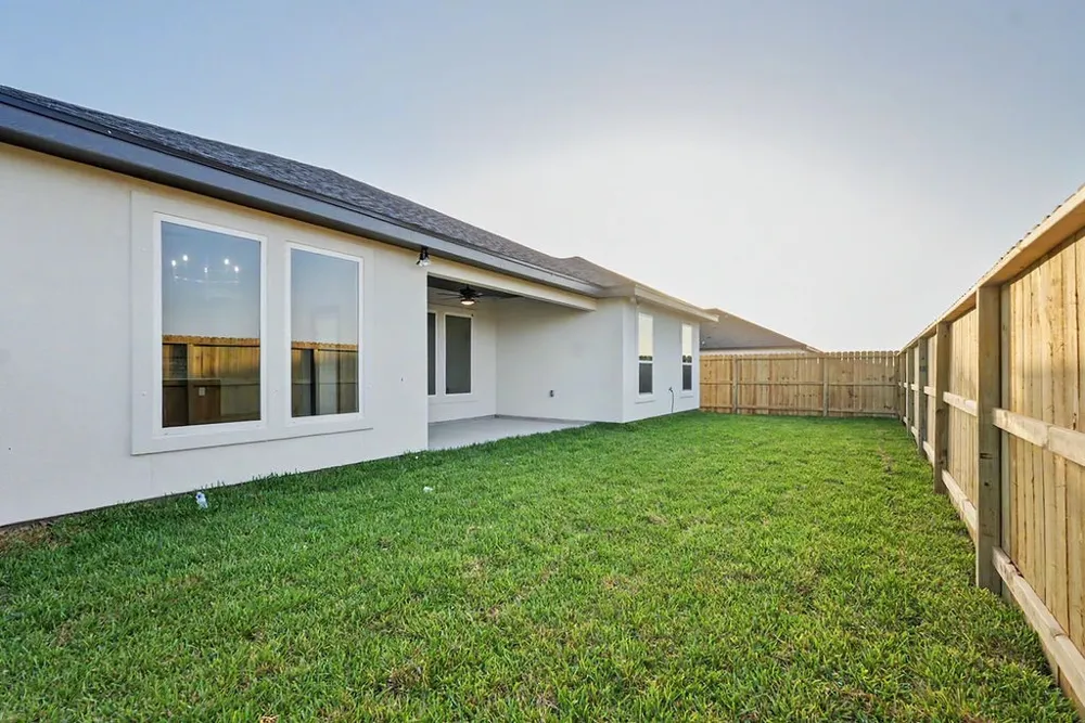 1810 Spoonbill Drive Portland, TX 78374