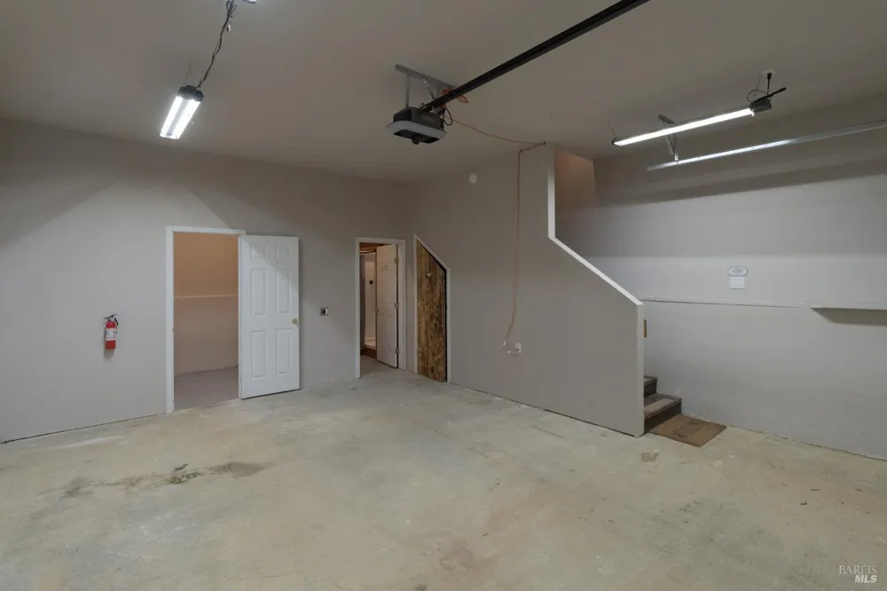 44000 Iversen Road Gualala, CA 95445