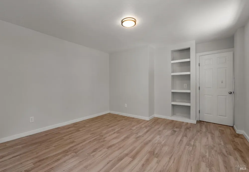 44000 Iversen Road Gualala, CA 95445