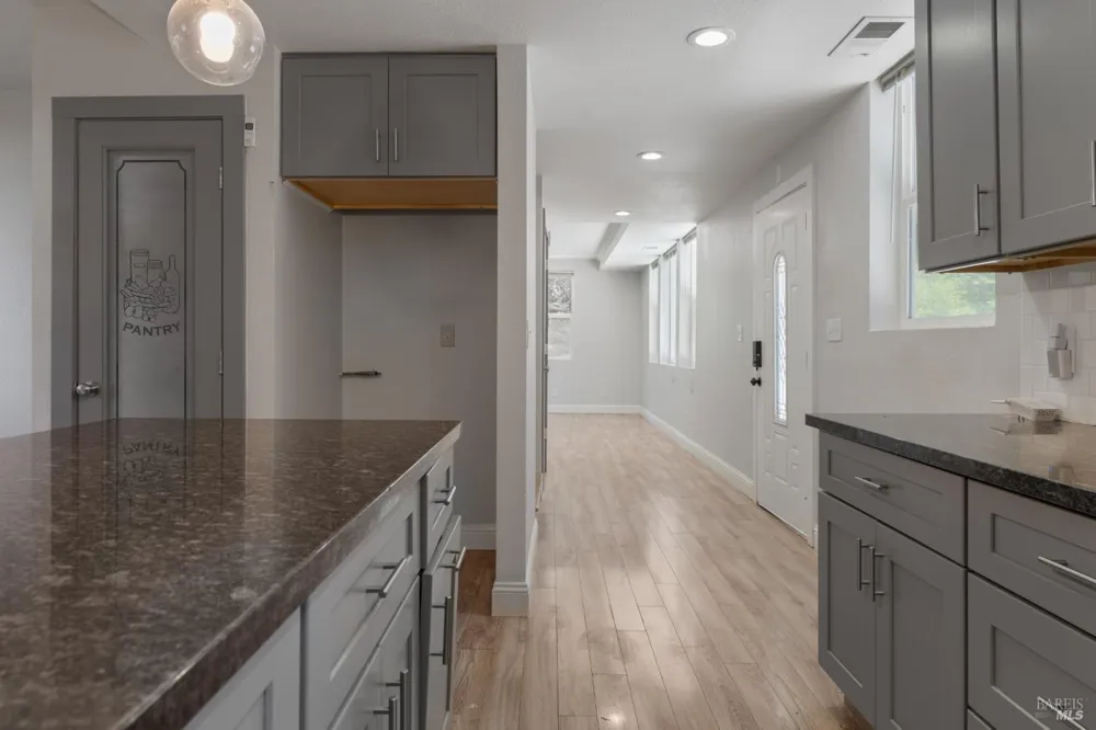 44000 Iversen Road Gualala, CA 95445