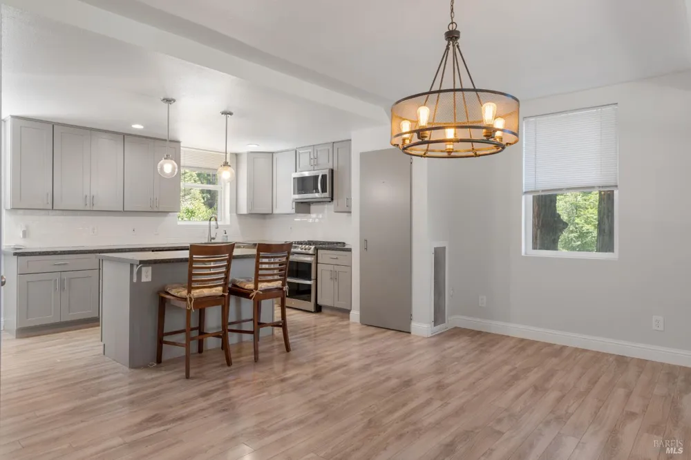 44000 Iversen Road Gualala, CA 95445
