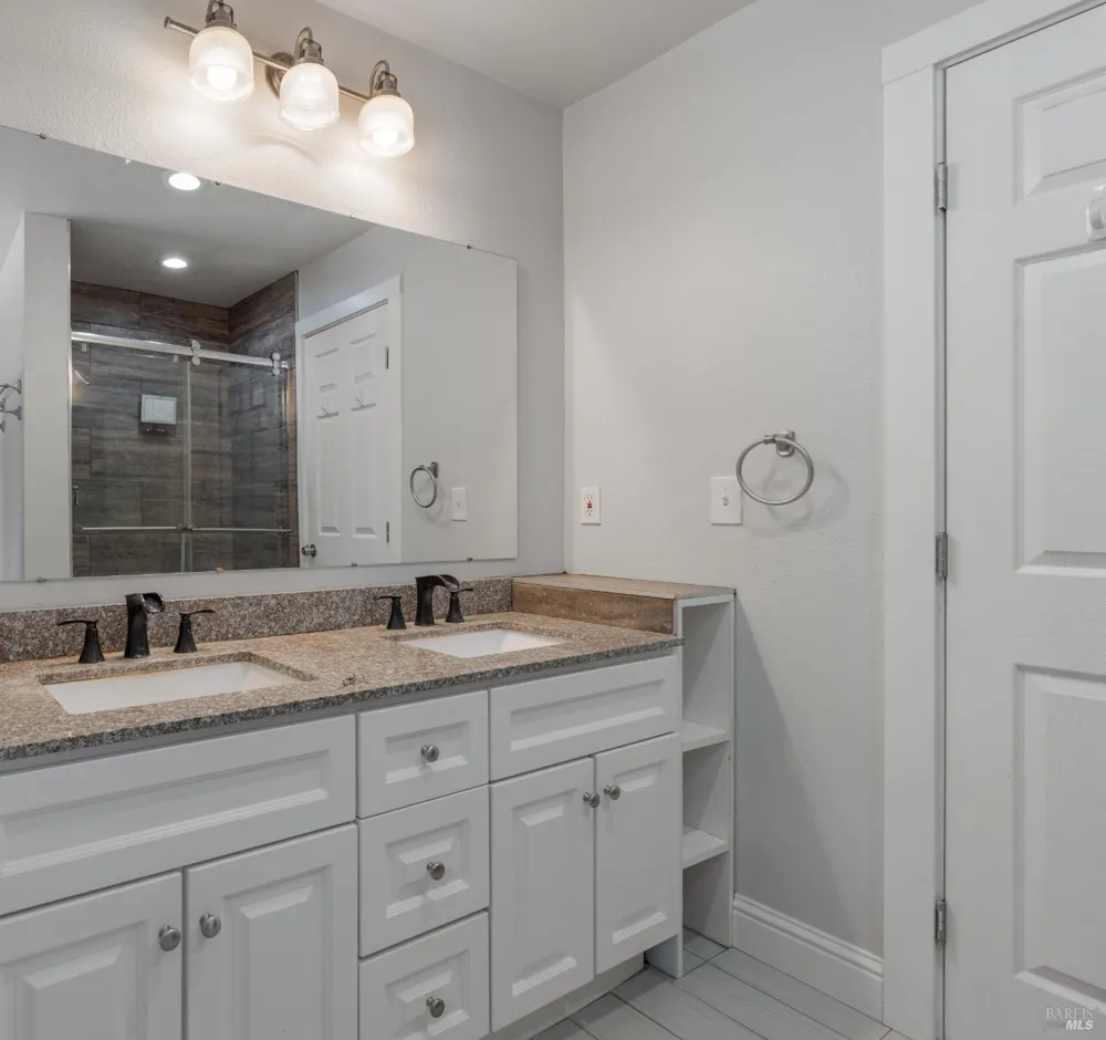 44000 Iversen Road Gualala, CA 95445