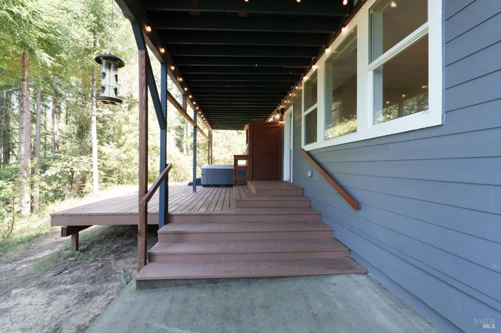 44000 Iversen Road Gualala, CA 95445