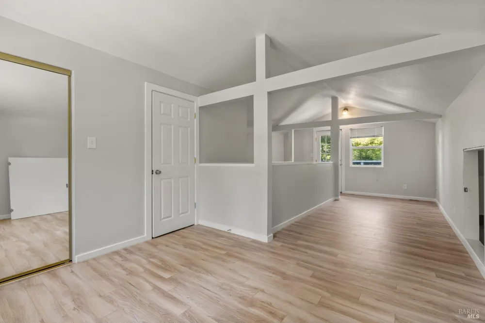 44000 Iversen Road Gualala, CA 95445