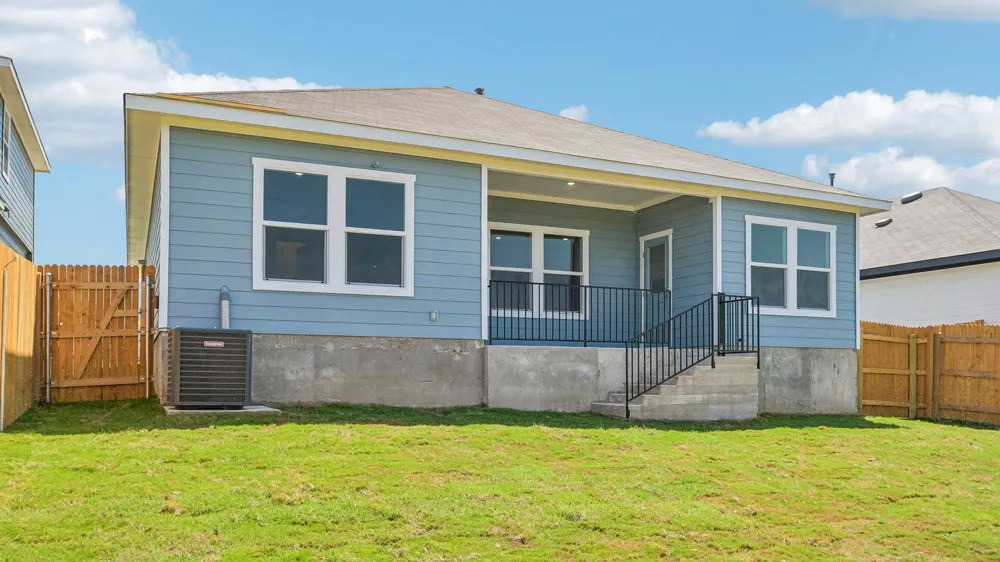 12204 Silverton Tree Bend Mustang Ridge, TX 78610