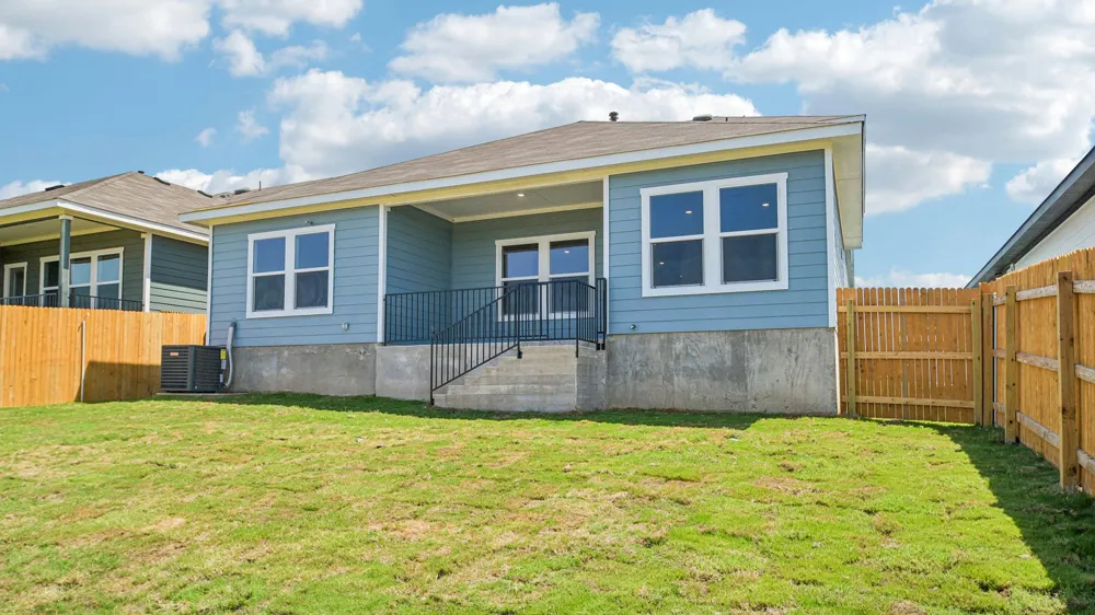12204 Silverton Tree Bend Mustang Ridge, TX 78610