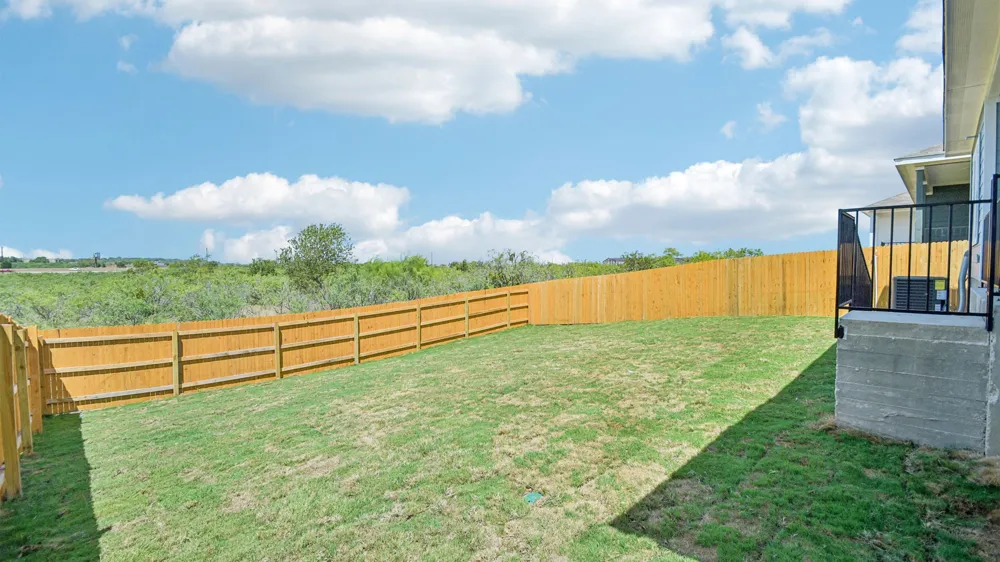 12204 Silverton Tree Bend Mustang Ridge, TX 78610