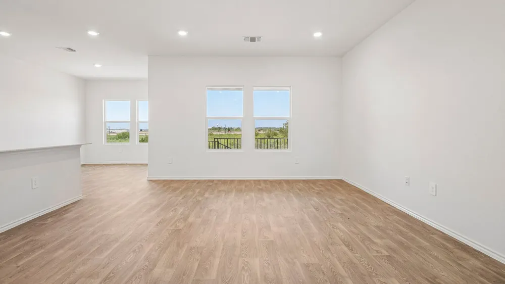 12204 Silverton Tree Bend Mustang Ridge, TX 78610
