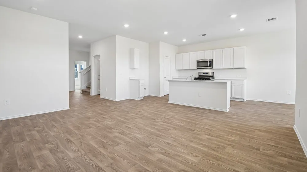 12204 Silverton Tree Bend Mustang Ridge, TX 78610