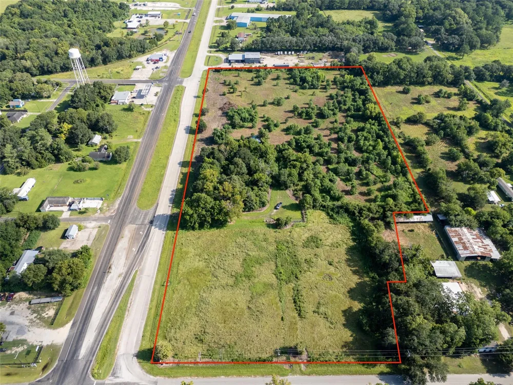 2925 Sh 124 Stowell, TX 77661