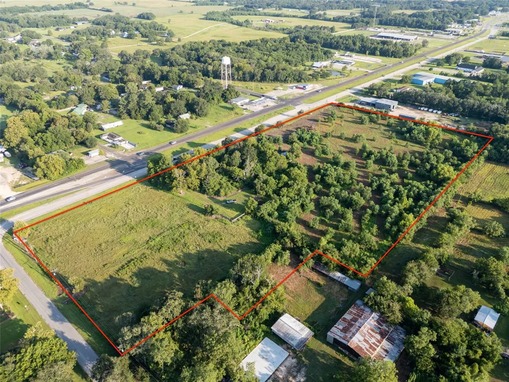 2925 Sh 124 Stowell, TX 77661