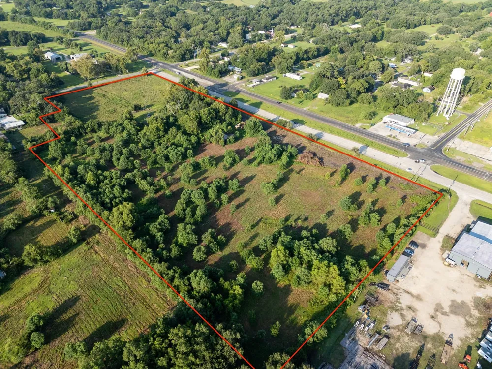 2925 Sh 124 Stowell, TX 77661