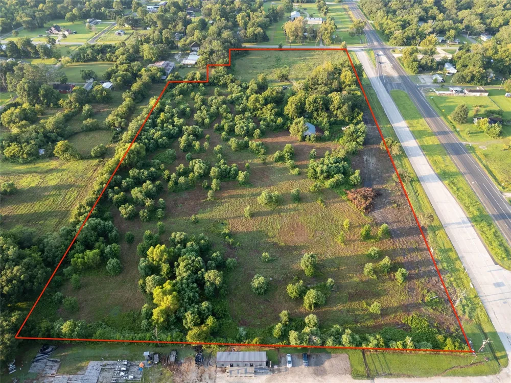 2925 Sh 124 Stowell, TX 77661