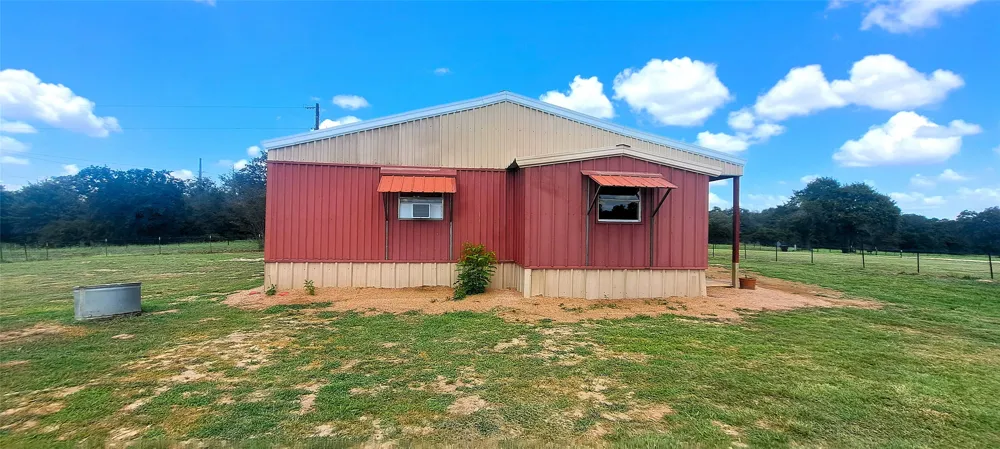 937 CR 305 Center Rockdale, TX 76567