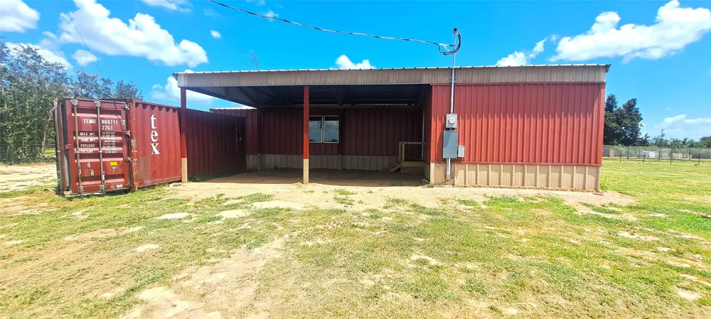 937 CR 305 Center Rockdale, TX 76567