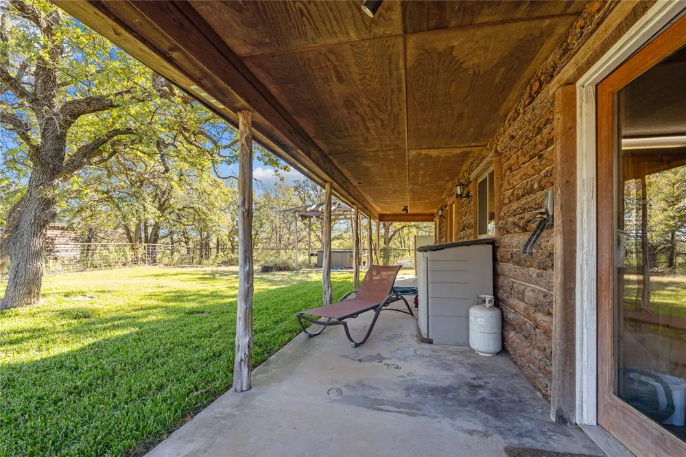 262 Cheyenne Trail Springtown, TX 76082
