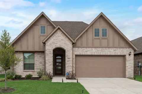 5016 De Berry Lane