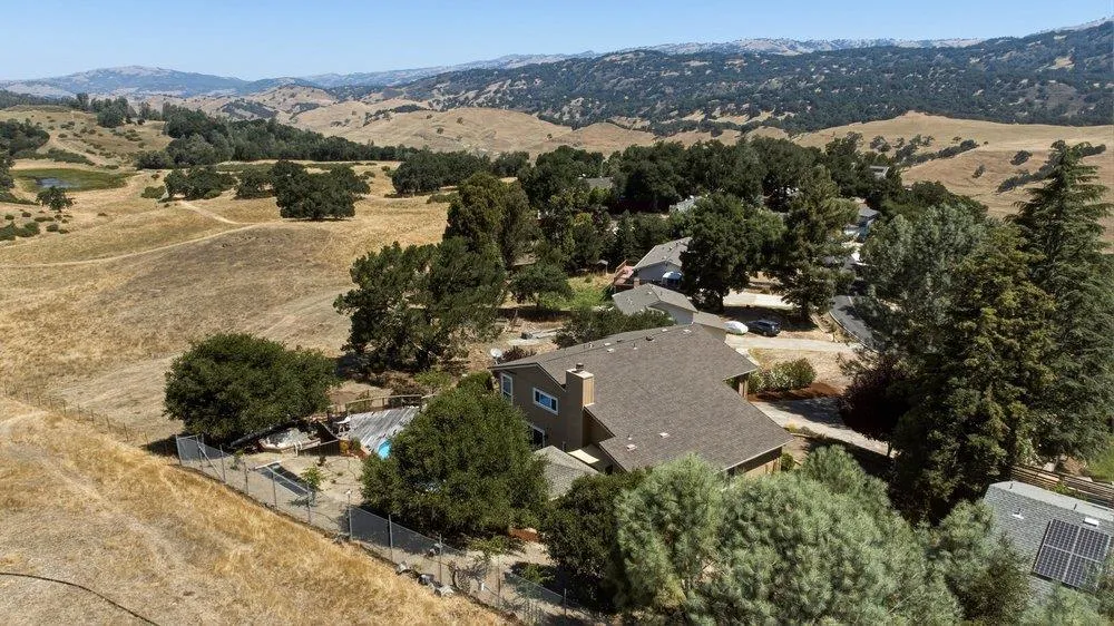 17795 Holiday Drive Morgan Hill, CA 95037