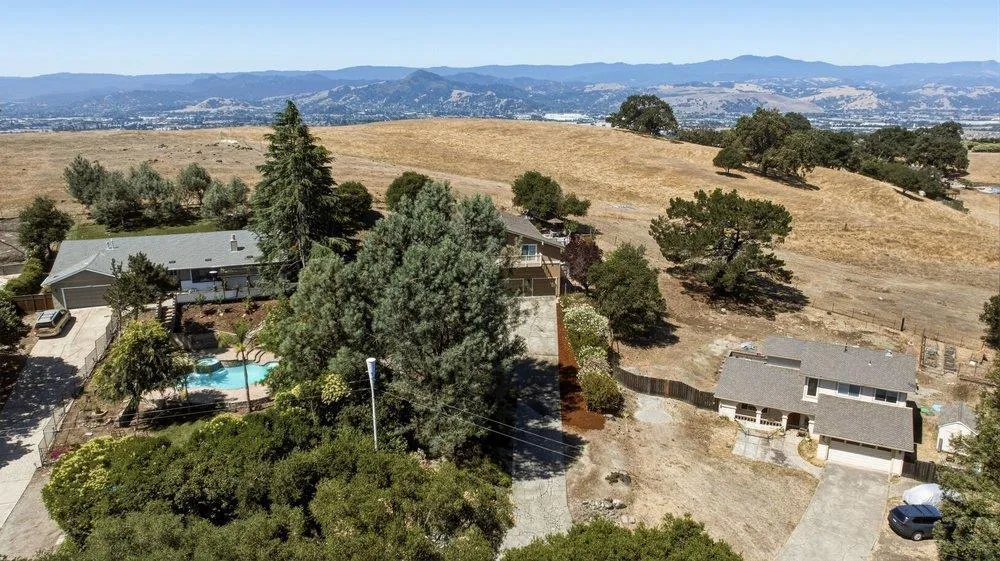 17795 Holiday Drive Morgan Hill, CA 95037