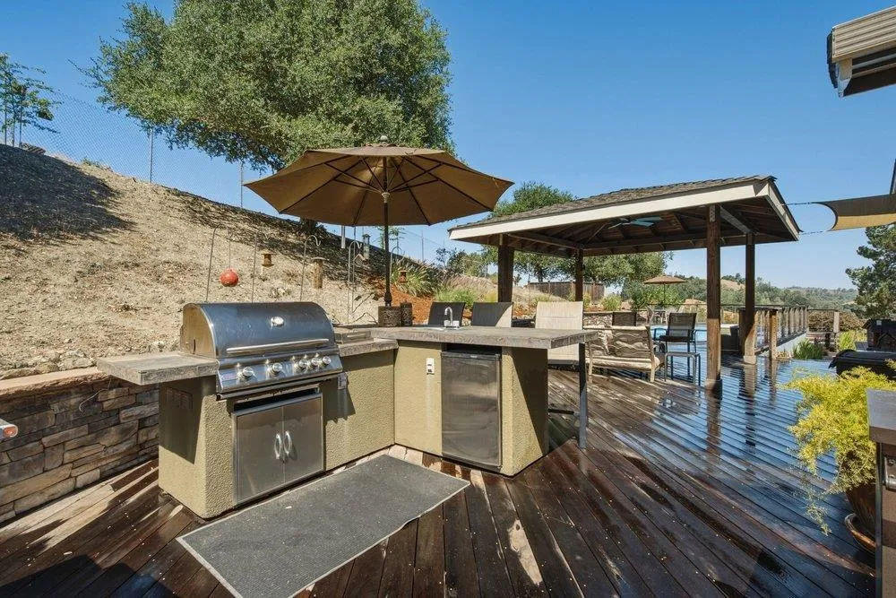 17795 Holiday Drive Morgan Hill, CA 95037